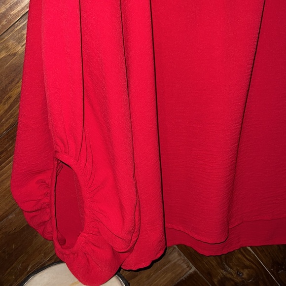 Cute Calstyle blouse❤️Size M. Color: Red - Picture 5 of 7